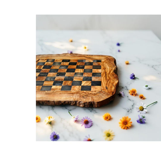 Handcrafted Olive Wood Chess Board XXL - Unique Game Accessory with 32 Pieces - Elegant Home Decor