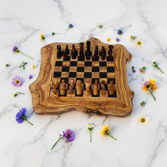 Handcrafted Olive Wood Chess Board XXL - Unique Game Accessory with 32 Pieces - Elegant Home Decor